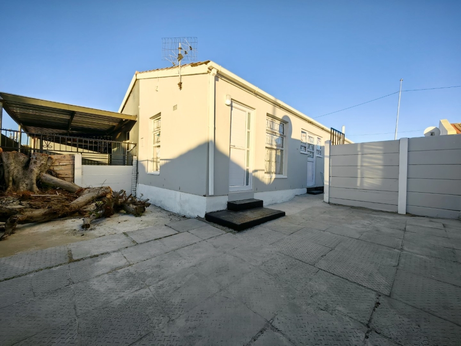 3 Bedroom Property for Sale in Portlands Western Cape
